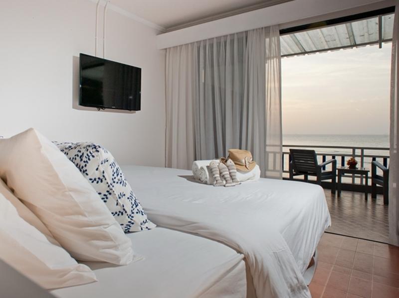 At Zea Hotel Patong Exteriör bild