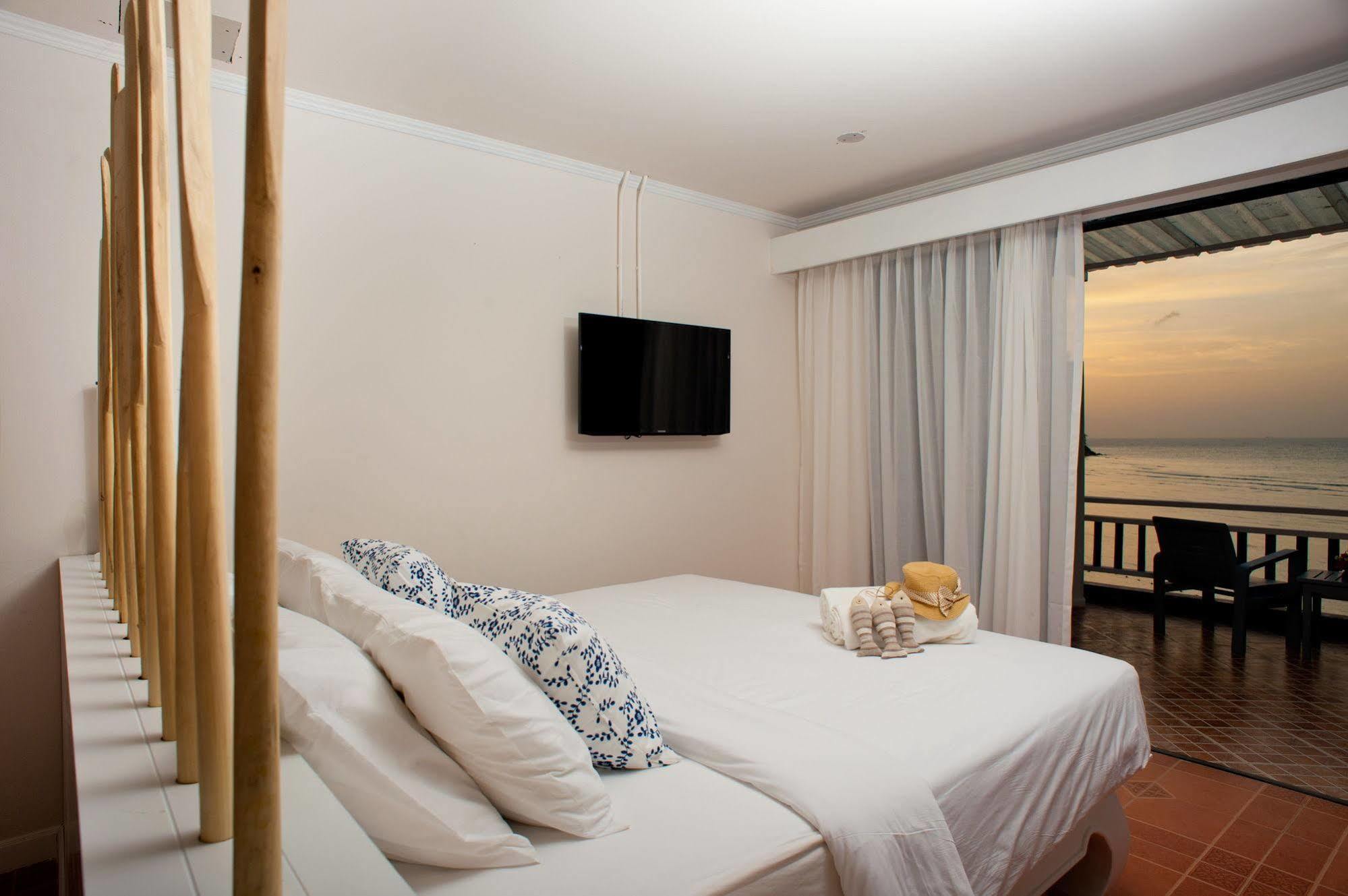 At Zea Hotel Patong Exteriör bild